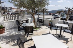 Terraza restaurante puerto arnela camariñas 6